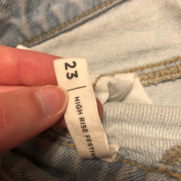 pacsun high rise festival shorts 🤍 - Picture 3 of 4